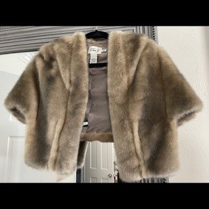 Faux fur capelet